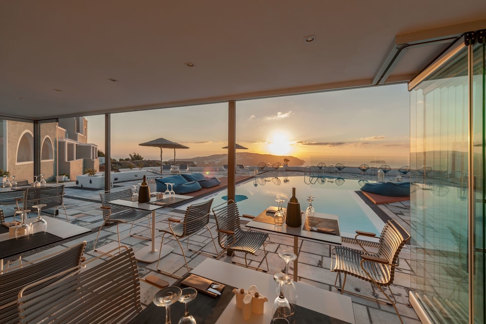 Caldera's Dolphin Suites — Restaurant & bars in Megalochori (Santorini), South Aegean