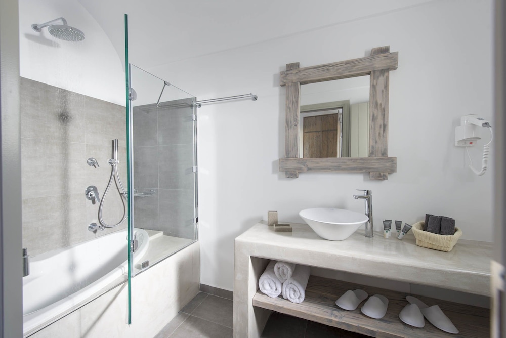 Caldera's Dolphin Suites — Hotel rooms in Megalochori (Santorini), South Aegean