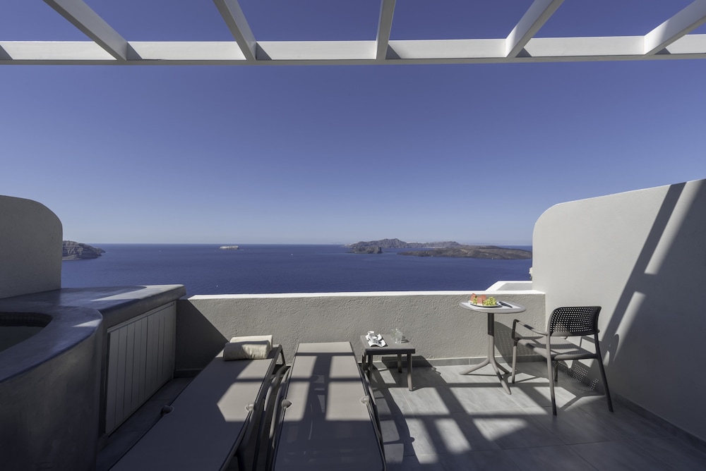 Caldera's Dolphin Suites — Hotel rooms in Megalochori (Santorini), South Aegean