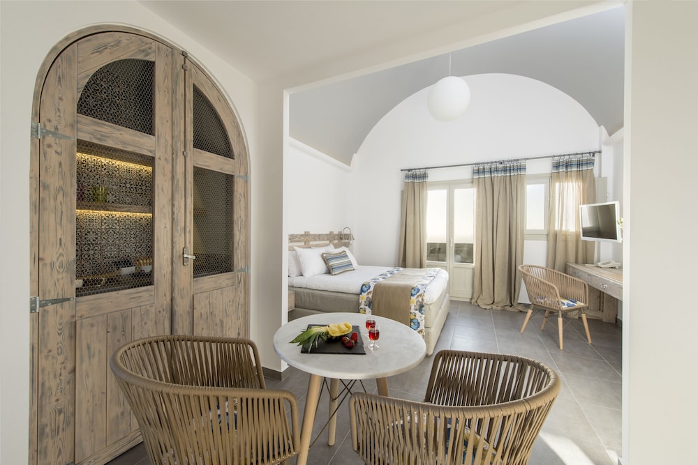 Caldera's Dolphin Suites — Hotel rooms in Megalochori (Santorini), South Aegean