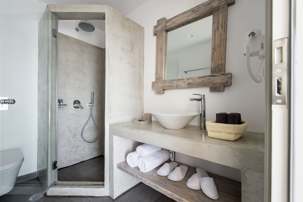 Caldera's Dolphin Suites — Hotel rooms in Megalochori (Santorini), South Aegean