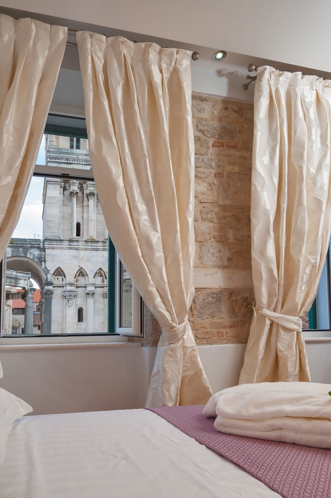 Heritage Hotel Antique Split — Hotel rooms in Split, Split-Dalmatia