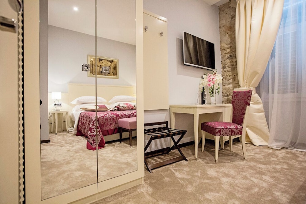 Heritage Hotel Antique Split — Hotel rooms in Split, Split-Dalmatia