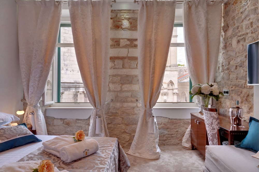 Heritage Hotel Antique Split — Hotel rooms in Split, Split-Dalmatia