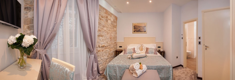 Heritage Hotel Antique Split — Hotel rooms in Split, Split-Dalmatia