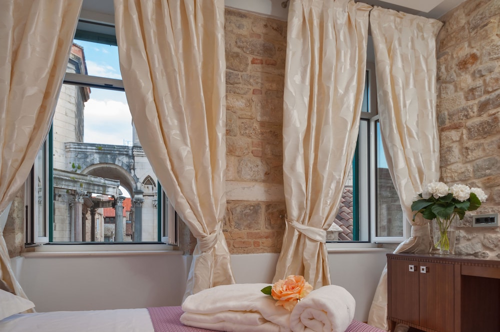 Heritage Hotel Antique Split — Hotel rooms in Split, Split-Dalmatia