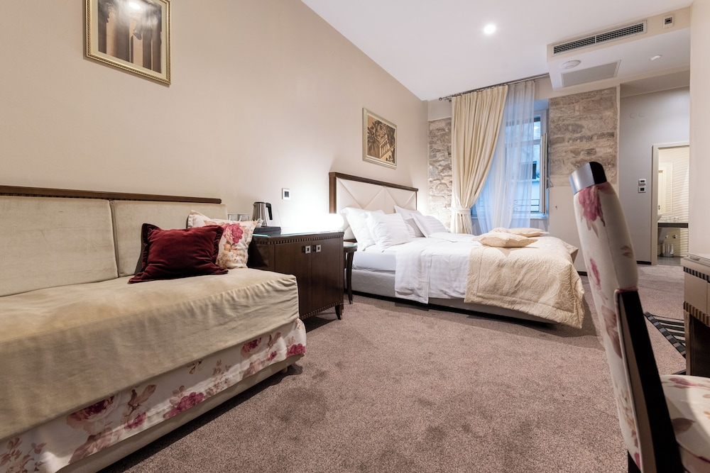 Heritage Hotel Antique Split — Hotel rooms in Split, Split-Dalmatia