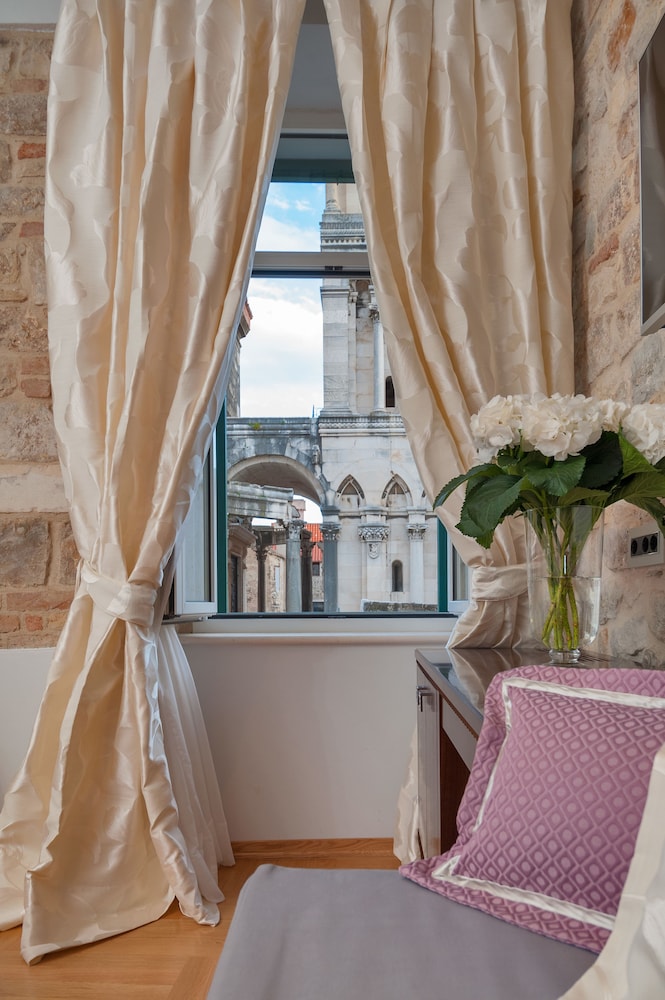 Heritage Hotel Antique Split — Hotel rooms in Split, Split-Dalmatia