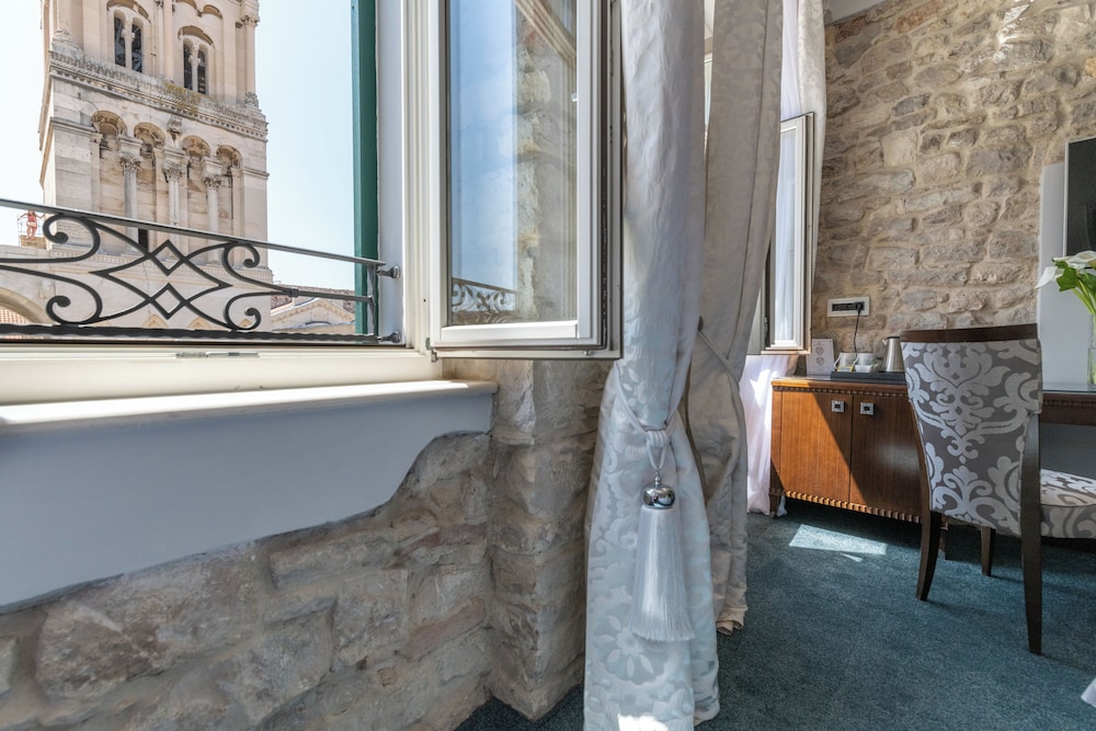 Heritage Hotel Antique Split — Hotel rooms in Split, Split-Dalmatia