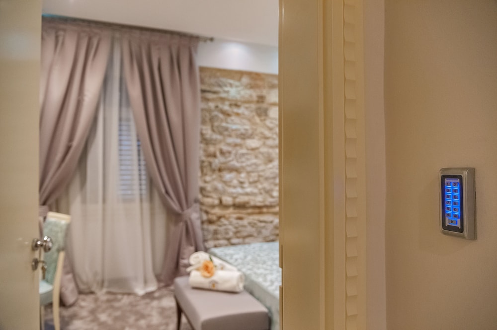 Heritage Hotel Antique Split — Hotel rooms in Split, Split-Dalmatia