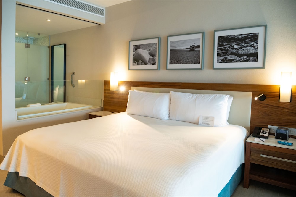 Emporio Cancun Optional All Inclusive — Hotel rooms in Cancun, Quintana Roo