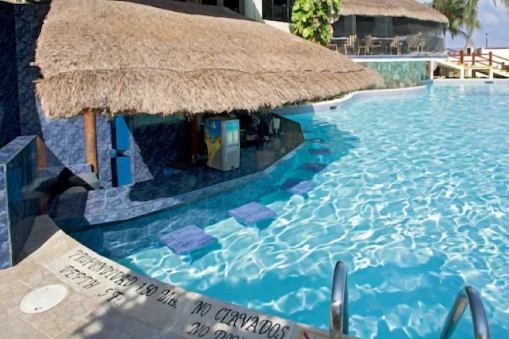 Emporio Cancun Optional All Inclusive — Swimming pool in Cancun, Quintana Roo