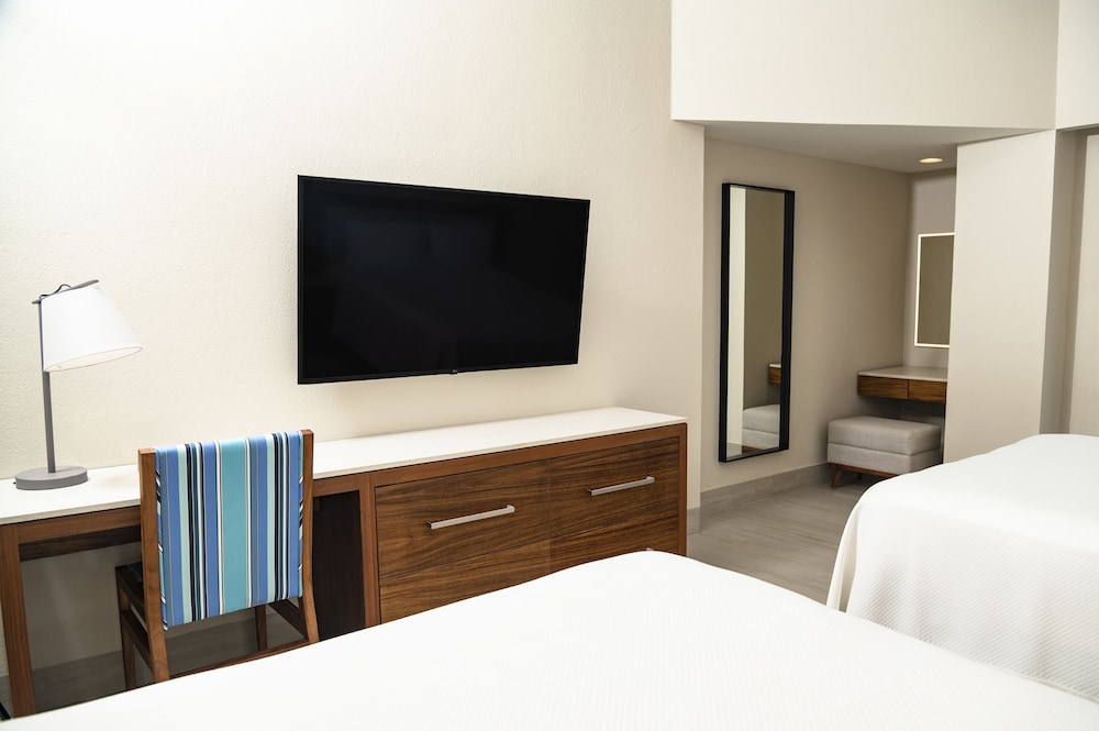 Emporio Cancun Optional All Inclusive — Hotel rooms in Cancun, Quintana Roo
