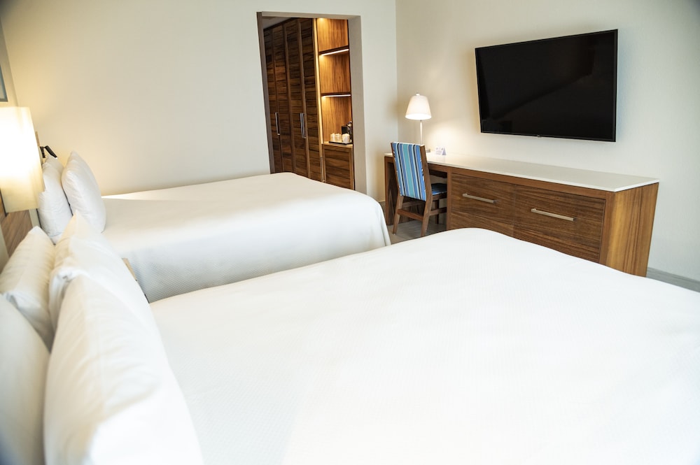 Emporio Cancun Optional All Inclusive — Hotel rooms in Cancun, Quintana Roo