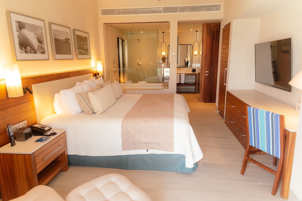 Emporio Cancun Optional All Inclusive — Hotel rooms in Cancun, Quintana Roo