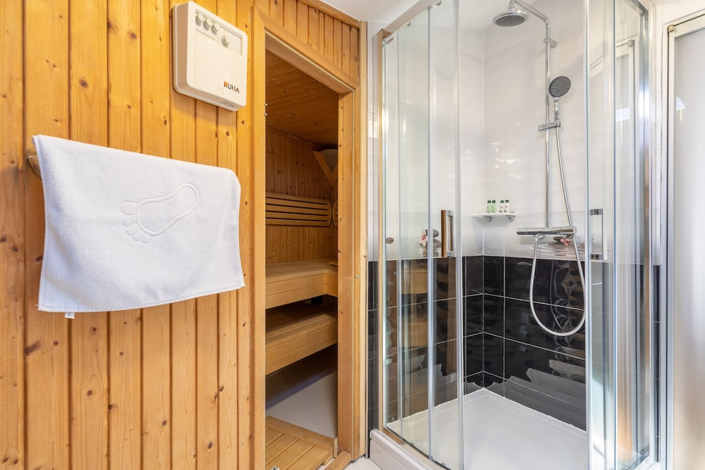 Galeria Valeria Seaside Downtown - MAG Quaint & Elegant Boutique Hotel — Spa in Split, Split-Dalmatia