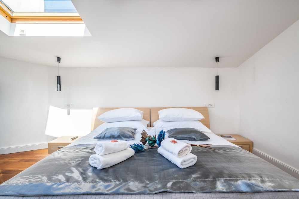 Galeria Valeria Seaside Downtown - MAG Quaint & Elegant Boutique Hotel — Hotel rooms in Split, Split-Dalmatia