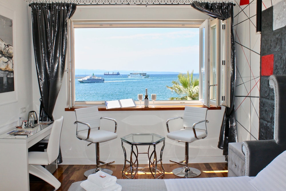 Galeria Valeria Seaside Downtown - MAG Quaint & Elegant Boutique Hotel — Hotel rooms in Split, Split-Dalmatia