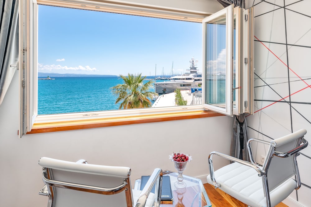 Galeria Valeria Seaside Downtown - MAG Quaint & Elegant Boutique Hotel — Main photo in Split, Split-Dalmatia