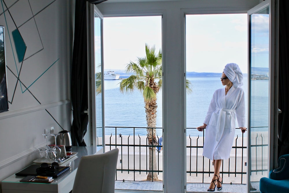 Galeria Valeria Seaside Downtown - MAG Quaint & Elegant Boutique Hotel — Hotel rooms in Split, Split-Dalmatia