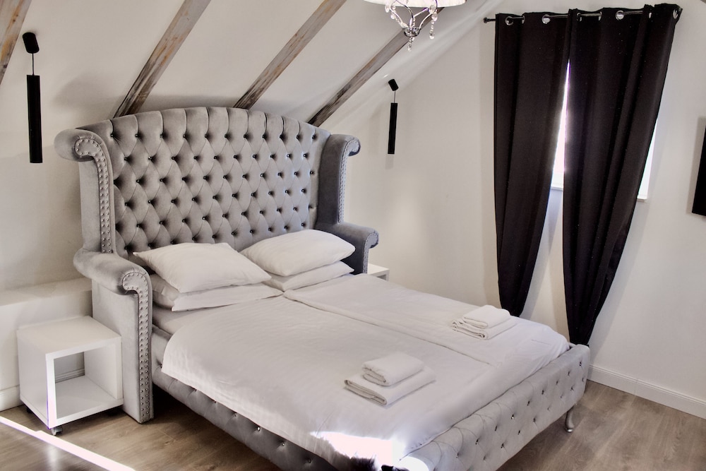 Galeria Valeria Seaside Downtown - MAG Quaint & Elegant Boutique Hotel — Hotel rooms in Split, Split-Dalmatia