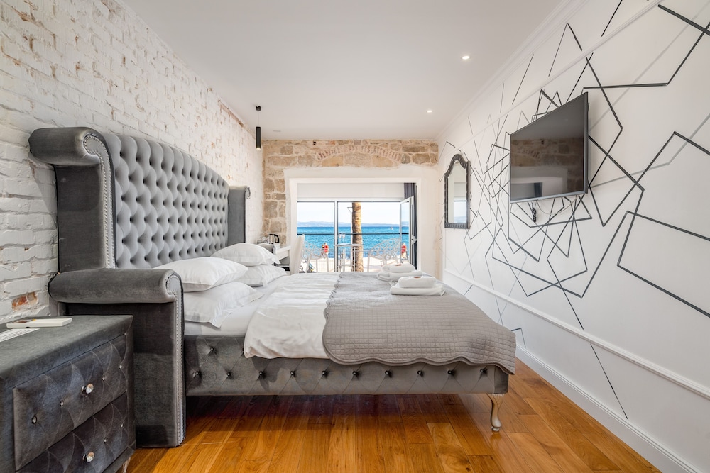 Galeria Valeria Seaside Downtown - MAG Quaint & Elegant Boutique Hotel — Hotel rooms in Split, Split-Dalmatia