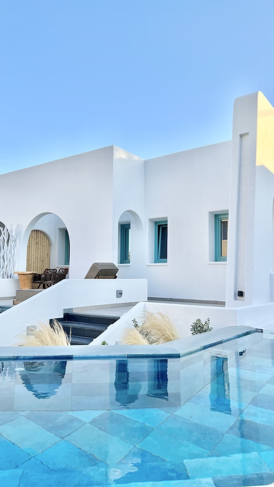 Anastasia Princess Luxury Beach Residence, Adults Only — Swimming pool in Perissa, South Aegean