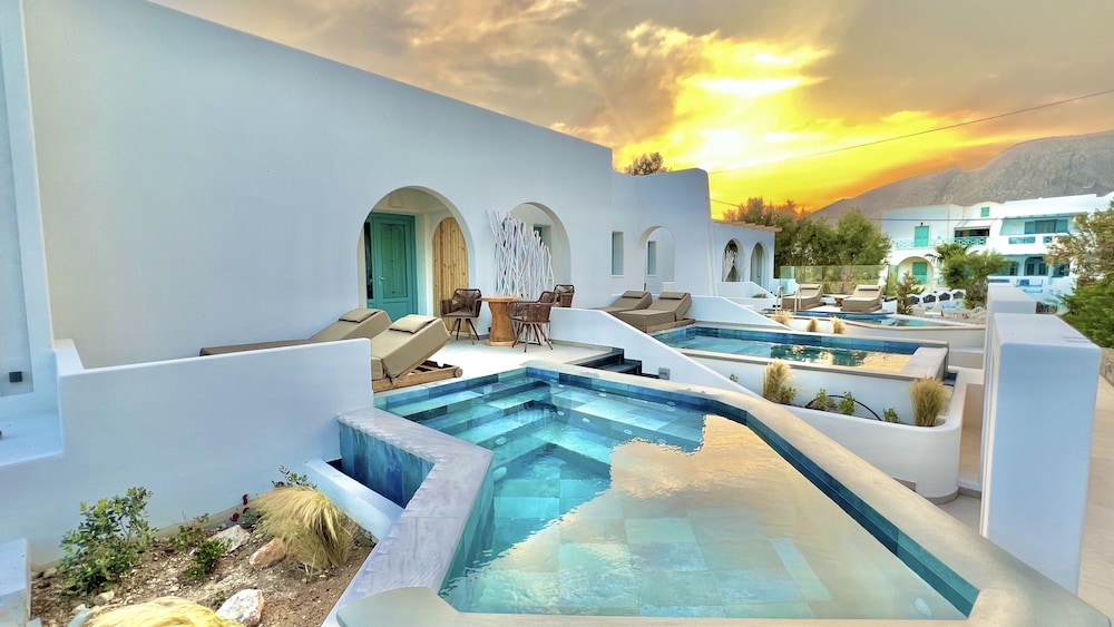 Anastasia Princess Luxury Beach Residence, Adults Only — Swimming pool in Perissa, South Aegean