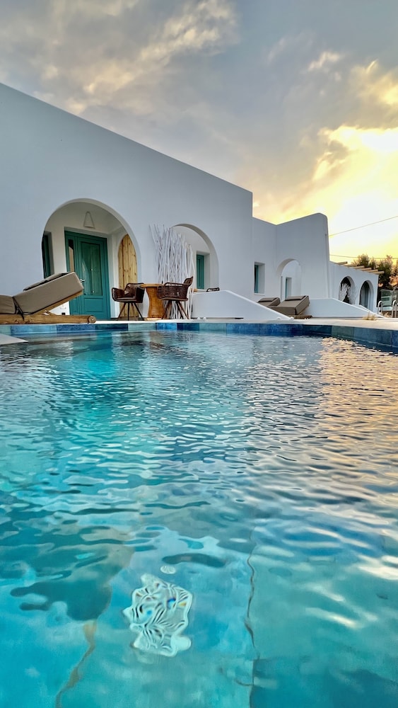 Anastasia Princess Luxury Beach Residence, Adults Only — Swimming pool in Perissa, South Aegean