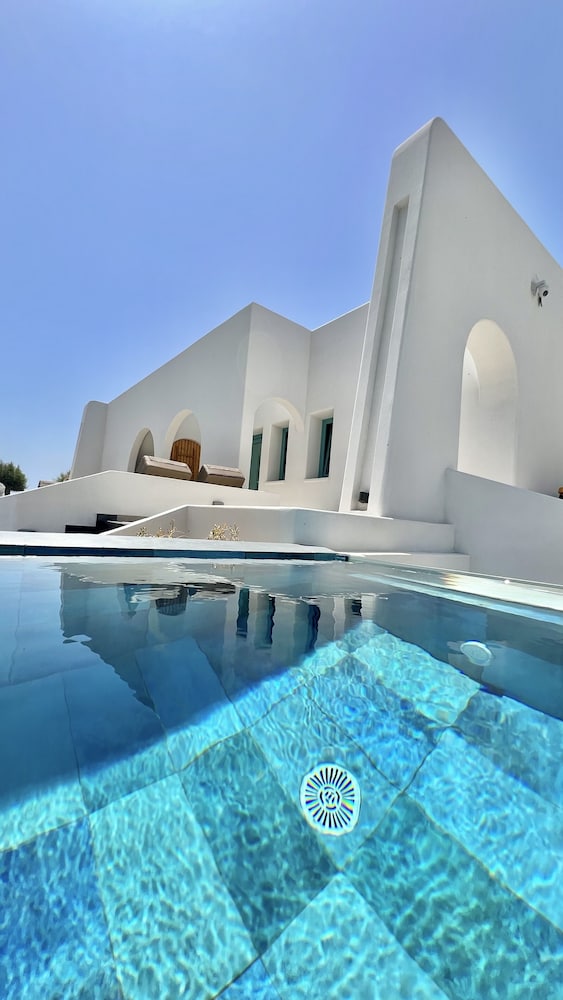 Anastasia Princess Luxury Beach Residence, Adults Only — Swimming pool in Perissa, South Aegean