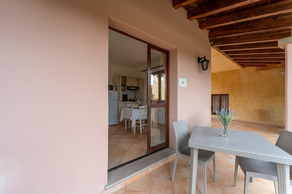 Residence Baia dei Mirti — Hotel rooms in Aglientu, Sardinia