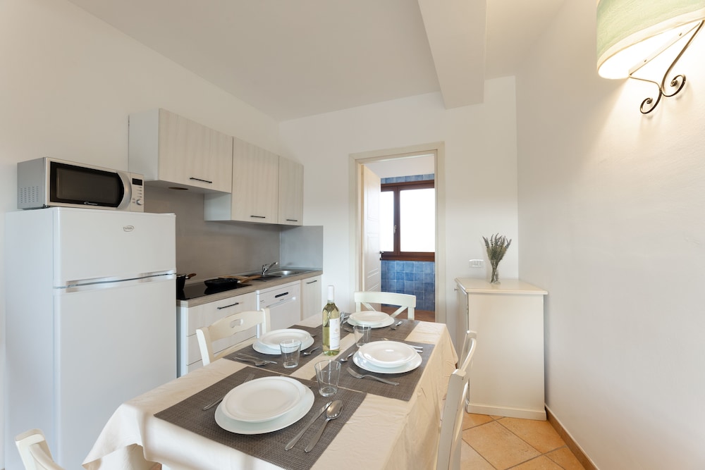 Residence Baia dei Mirti — Hotel rooms in Aglientu, Sardinia