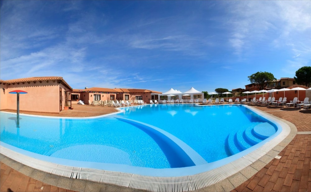 Residence Baia dei Mirti — Swimming pool in Aglientu, Sardinia
