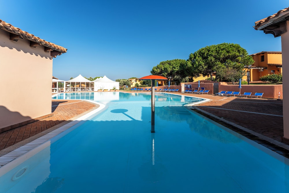 Residence Baia dei Mirti — Main photo in Aglientu, Sardinia