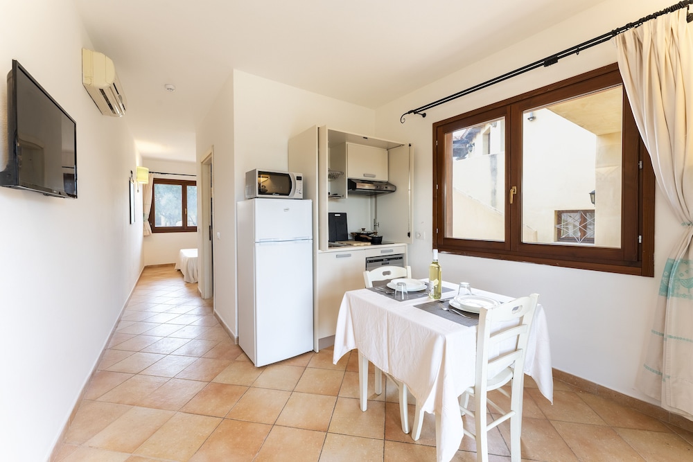 Residence Baia dei Mirti — Hotel rooms in Aglientu, Sardinia