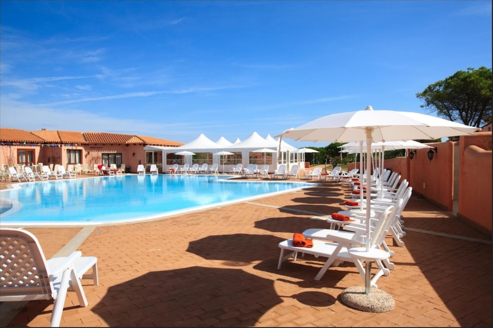 Residence Baia dei Mirti — Swimming pool in Aglientu, Sardinia