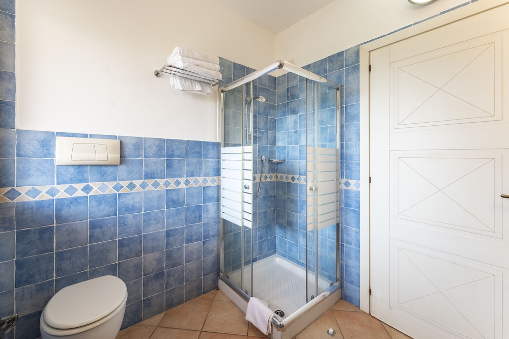 Residence Baia dei Mirti — Hotel rooms in Aglientu, Sardinia