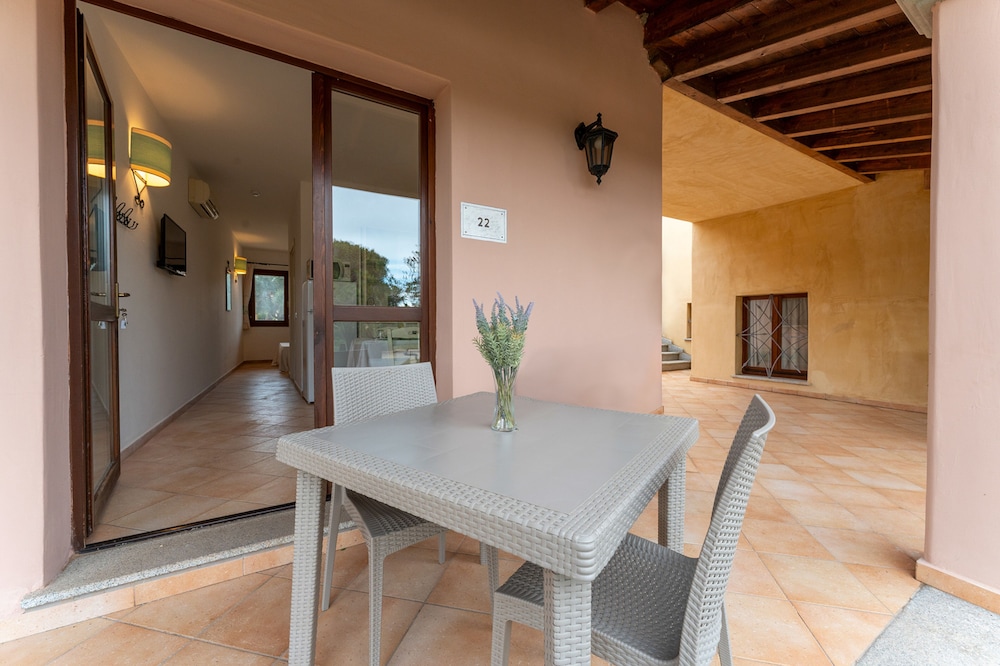 Residence Baia dei Mirti — Hotel building in Aglientu, Sardinia