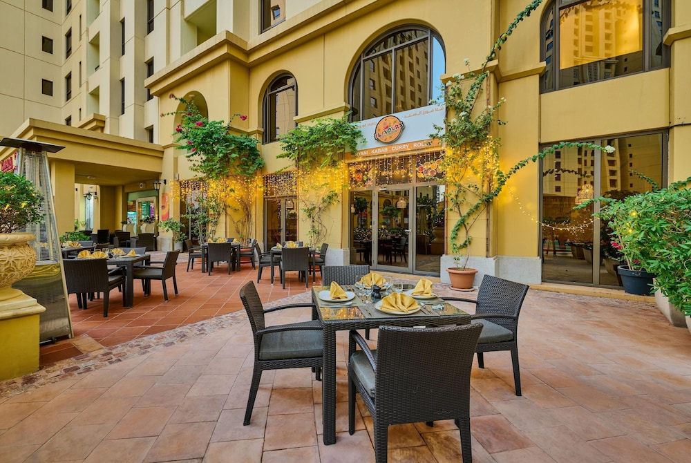 Ramada Hotel and Suites by Wyndham Dubai JBR — Restaurant & bars in Dubai