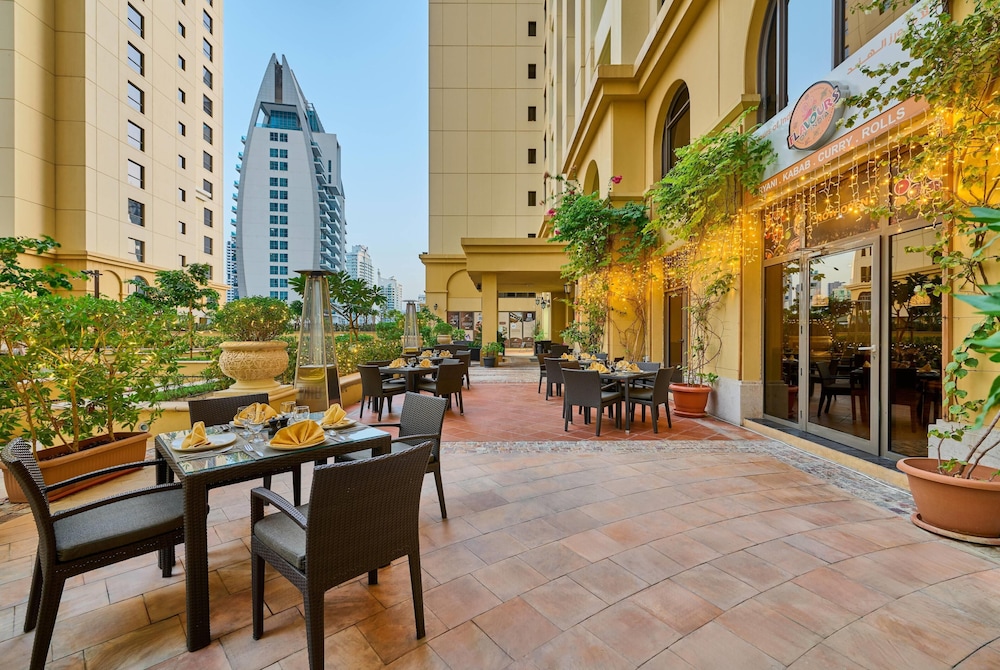 Ramada Hotel and Suites by Wyndham Dubai JBR — Restaurant & bars in Dubai