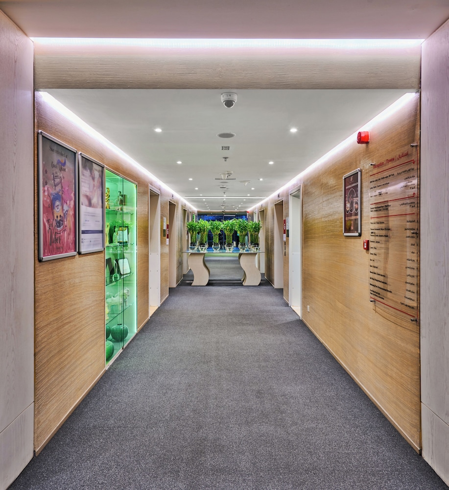 Ramada Hotel and Suites by Wyndham Dubai JBR — Hotel building in Dubai