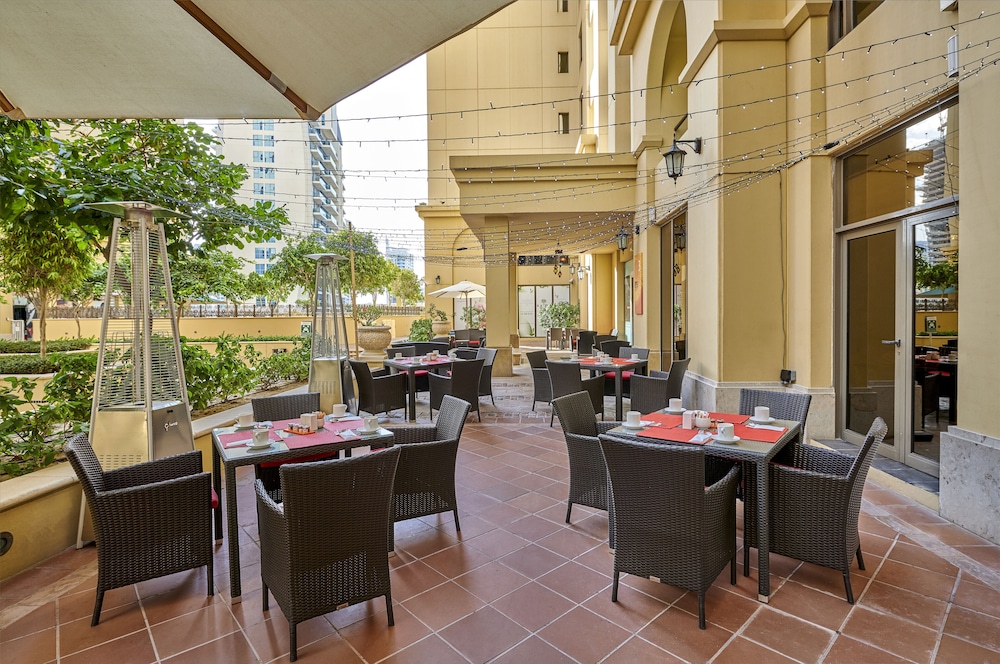 Ramada Hotel and Suites by Wyndham Dubai JBR — Restaurant & bars in Dubai