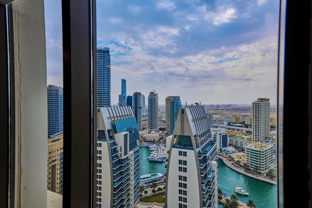 Ramada Hotel and Suites by Wyndham Dubai JBR — Hotel rooms in Dubai