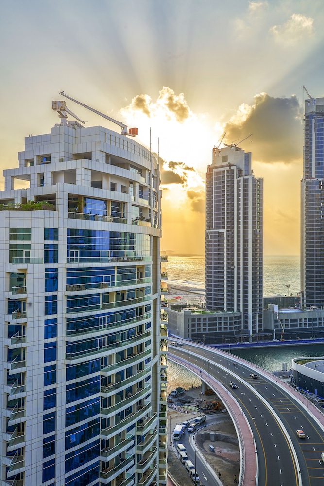 Ramada Hotel and Suites by Wyndham Dubai JBR — Hotel building in Dubai