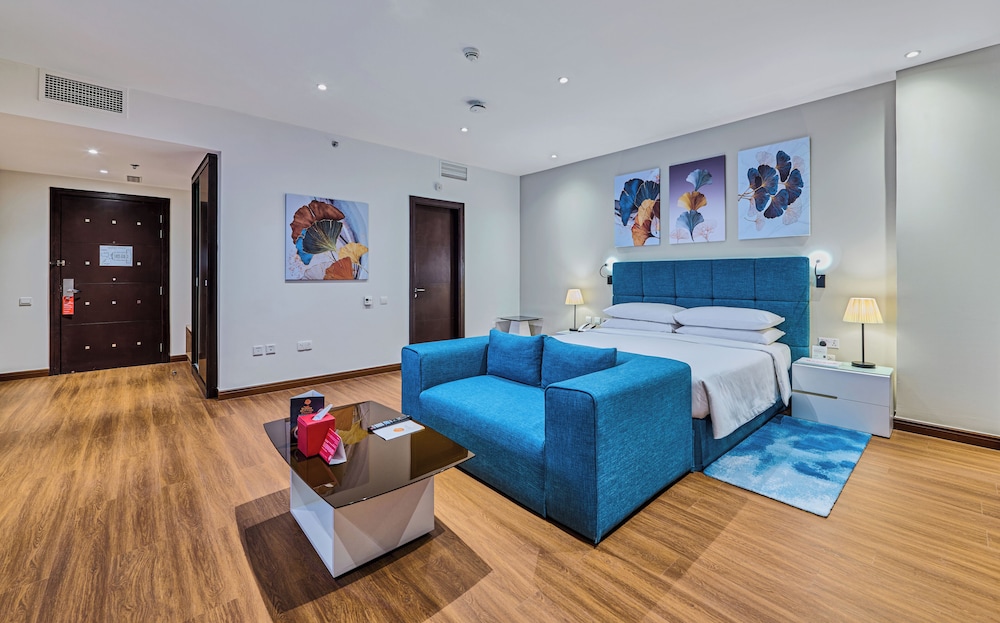 Ramada Hotel and Suites by Wyndham Dubai JBR — Hotel rooms in Dubai