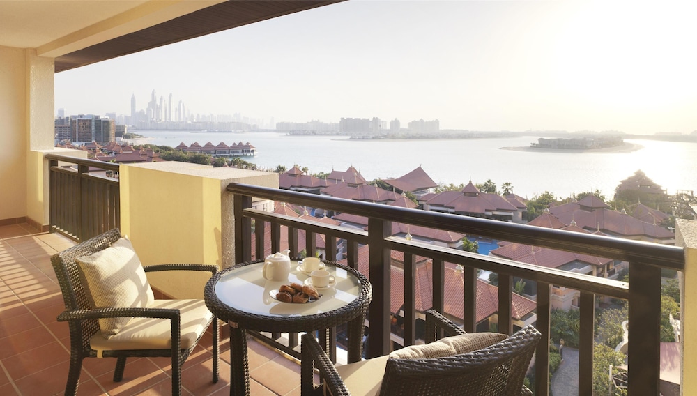 Anantara The Palm Dubai Resort — Hotel rooms in Dubai