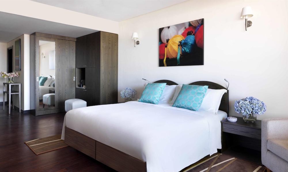 Anantara The Palm Dubai Resort — Hotel rooms in Dubai