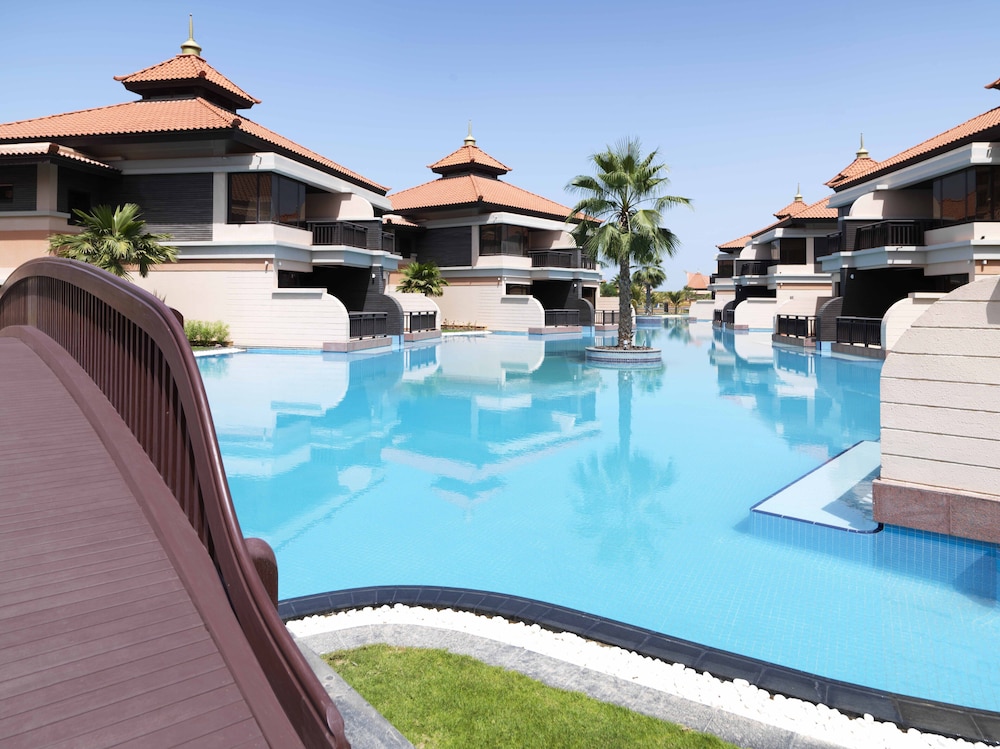 Anantara The Palm Dubai Resort — Swimming pool in Dubai