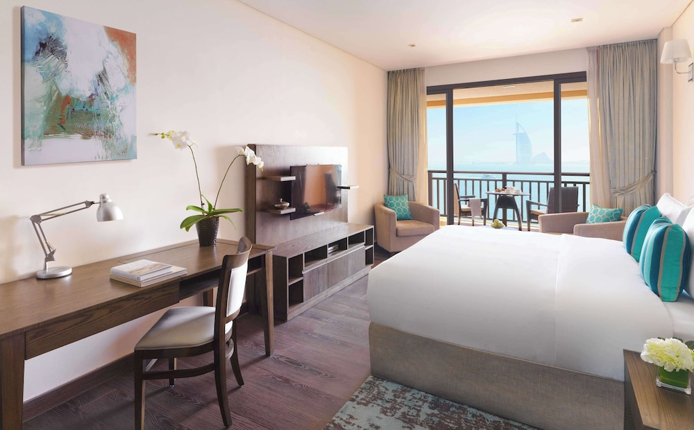 Anantara The Palm Dubai Resort — Hotel rooms in Dubai