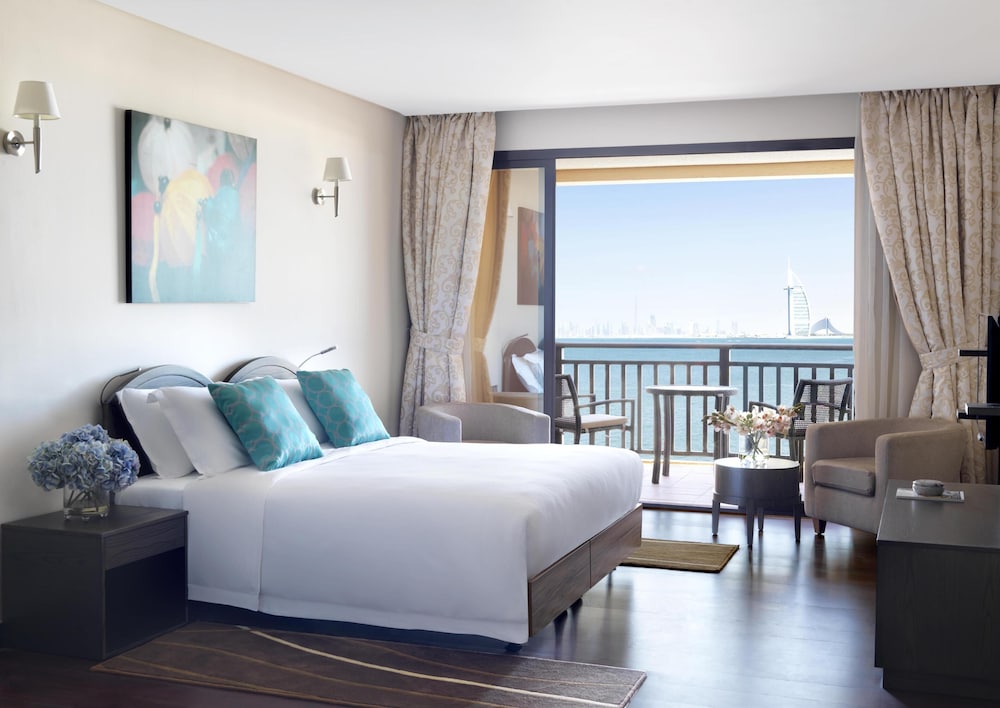 Anantara The Palm Dubai Resort — Hotel rooms in Dubai
